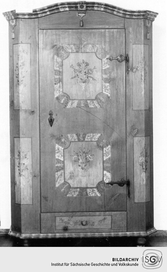 Eintüriger Schrank