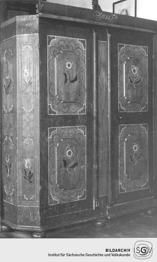Zerlegbarer Kleiderschrank