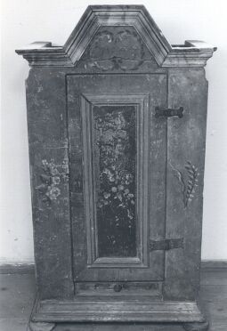 Bild: Kleiner Halb-Schrank