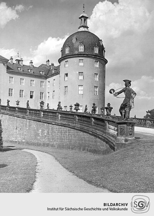 Jägerfigur am Jagdschloss Moritzburg