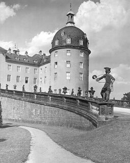 Bild: Jägerfigur am Jagdschloss Moritzburg