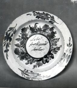 Bild: Teller aus dem Heimatmuseum Sebnitz