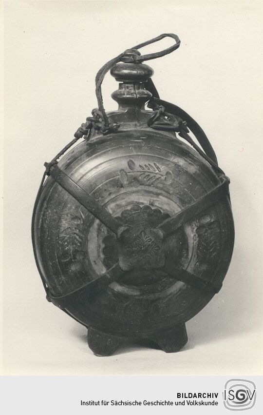 Feldflasche auf der Volkskunstausstellung in Leipzig