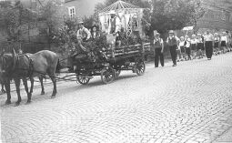 Bild: Festzug der Schrebergärtner in Schneeberg-Neustädtel