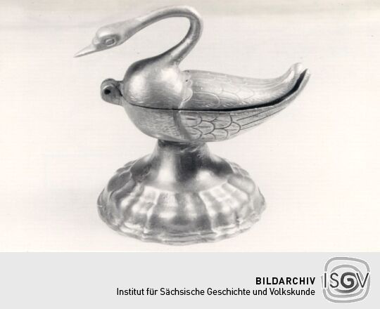 Schwan als Salzbehälter