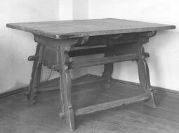 Bild: Schragentisch