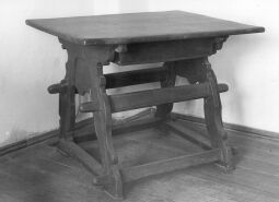 Bild: Schragentisch