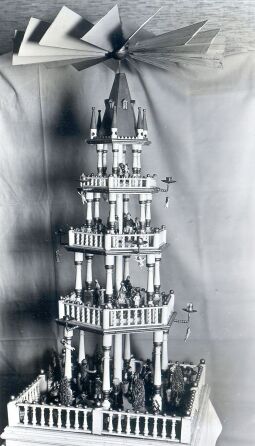 Bild: Pyramide in Schlettau