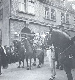 Bild: Osterreiter am Sammelplatz