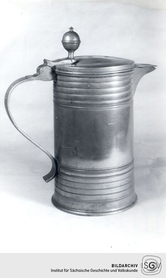 Zinnkanne im Heimatmuseum Werdau