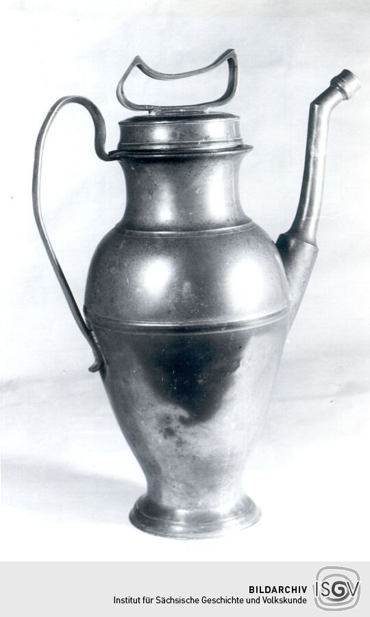 Zinnkanne im Heimatmuseum Werdau