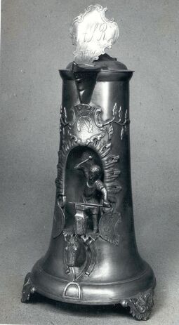 Bild: Zinnkanne im Erzgebirgsmuseum Annaberg