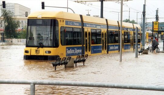 Hochwasser der Weißeritz in der Dresdner Innenstadt