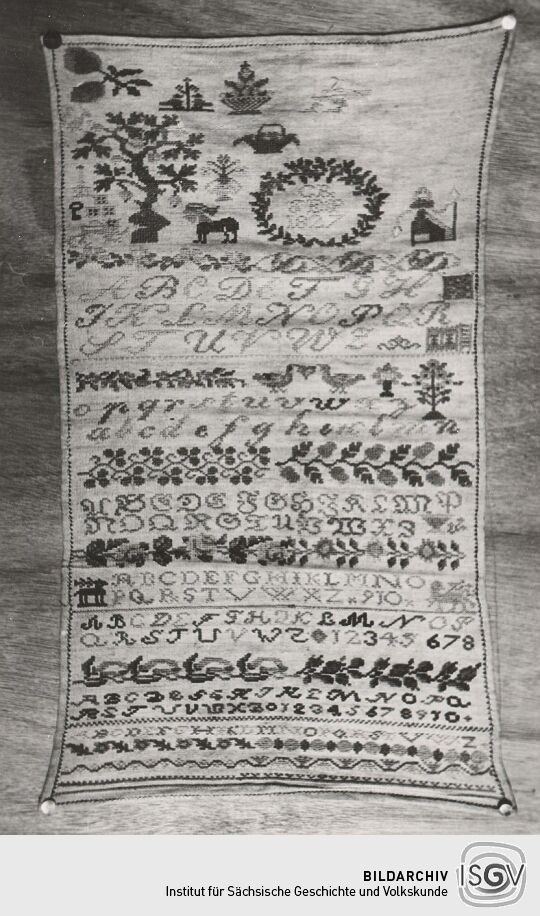 Stickmustertuch aus dem Heimatmuseum Großenhain