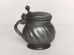 Bild: Krug aus Pulsnitz