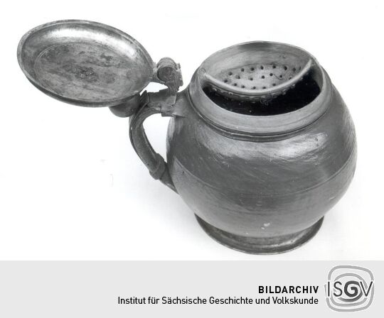 Bierkrug mit Sieb