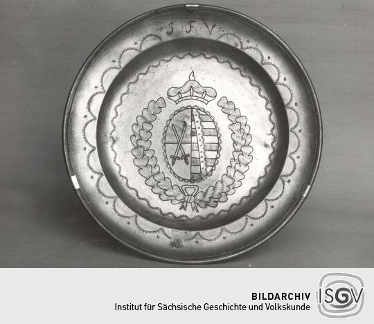 Teller aus Zinn
