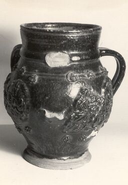 Bild: Dreihenkelkrug