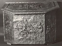 Bild: Holzkasten mit Messingblech beschlagen aus dem Heimatmuseum Hoyerswerda