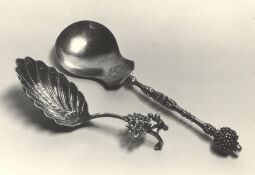 Bild: Schmucklöffel und Zuckerheber aus dem Heimatmuseum Frauenstein