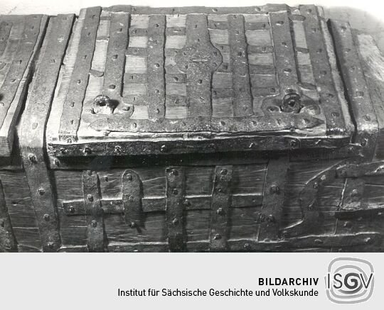 Alte Kirchengeldlade aus Lommatzsch