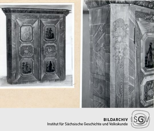 Doppeltüriger Kastenschrank