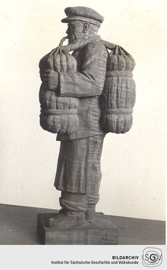 Schnitzarbeit aus dem Schloßmuseum Gauchau