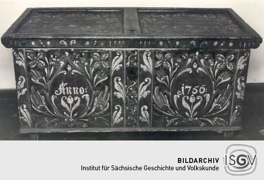 Kastentruhe im Volkskundemuseum Dresden
