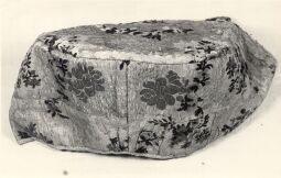 Bild: Haube aus dem Museum Leisnig