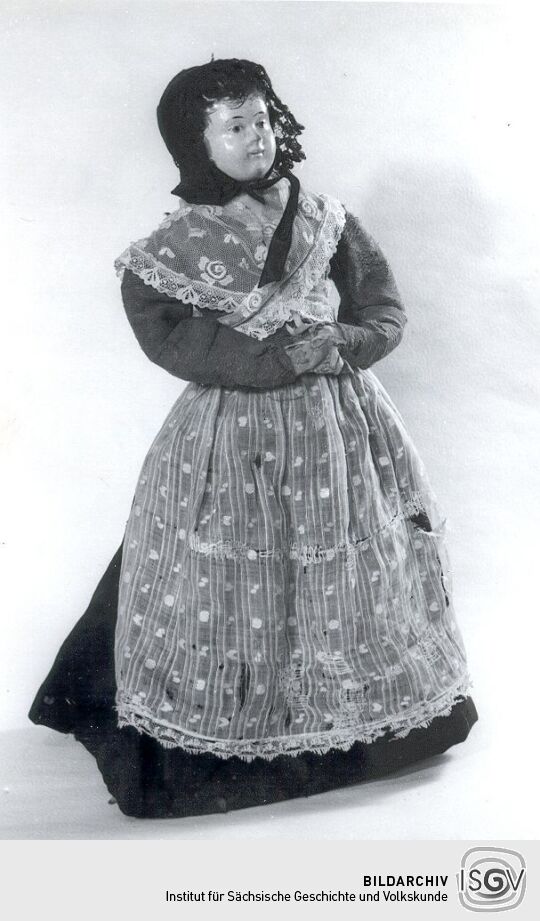 Puppe in Alltagstracht aus dem Heimatmuseum in Oschatz