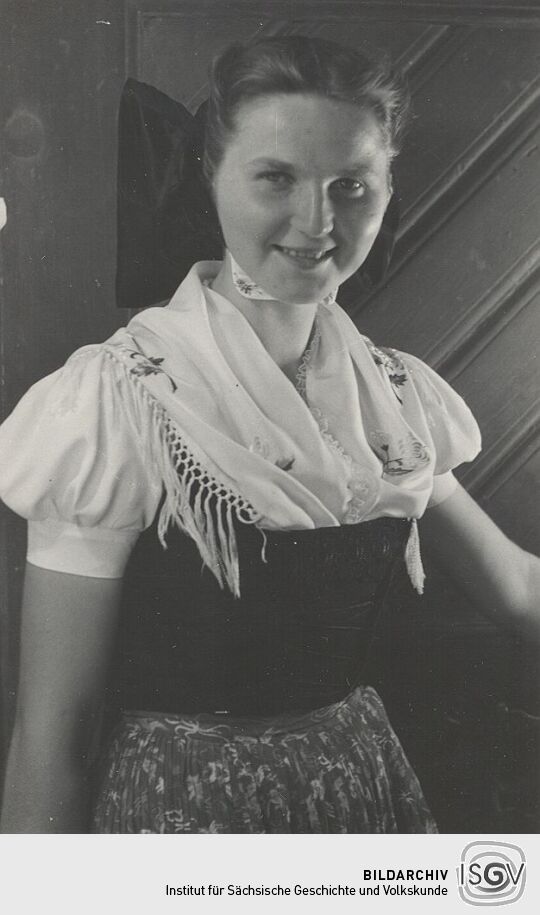 Mädchen aus Radibor in Sonntagstracht