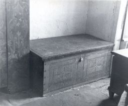 Bild: Truhe in Schlegel