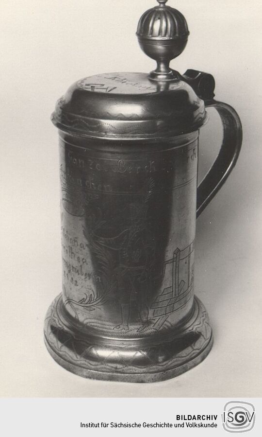 Walzenkrug mit bergmännischen Motiven aus Plauen