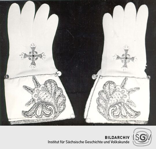 Pontifikalhandschuhe aus St. Marienstern