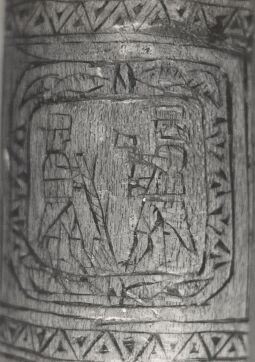 Bild: Verzierte Holzbarte