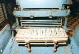 Bild: Arbeitsgerät in einer ehemaligen Konditorei in Bautzen