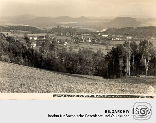 Postkarte: Blick über Rathewalde nach dem Elbtal