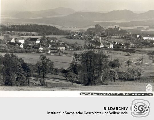 Postkarte: Blick über Rathewalde nach dem Elbtal