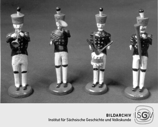 4 Figuren zur Bergparade