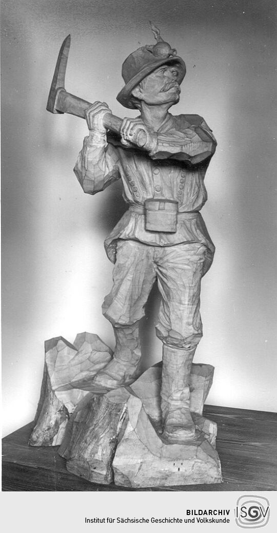 geschnitzter Bergarbeiter