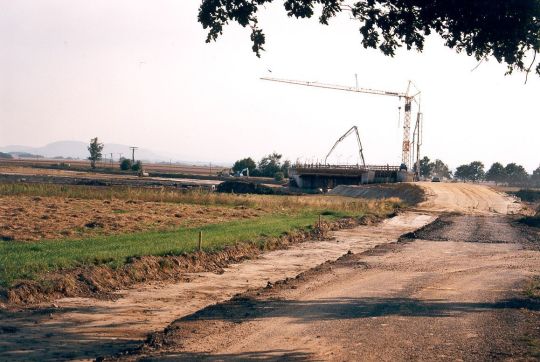 Landschaftsansicht mit Autobahnbaustelle