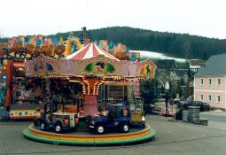 Bild: Nicolausmarkt mit Karussell in Schirgiswalde