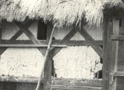 Bild: Wirtschaftsgebäude in Spola