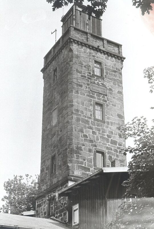 Aussichtsturm auf dem Czorneboh bei Wujezk