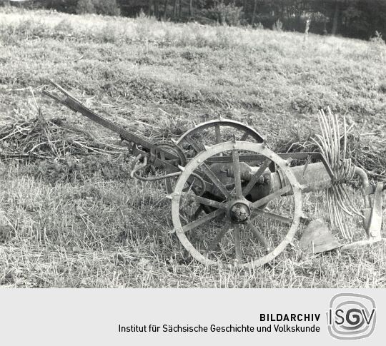 Landwirtschaftliches Arbeitsgerät in Schweinerden, Kartoffelroder