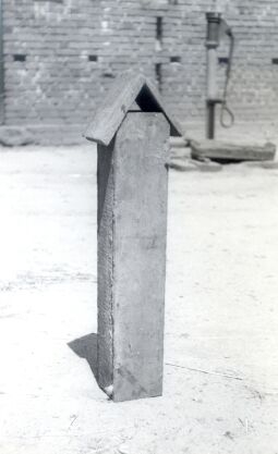 Bild: Landwirtschaftliches Arbeitsgerät in Sabrodt