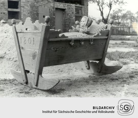 Wiege aus Rohne