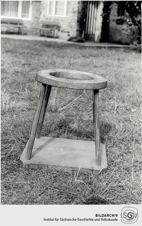 Stehstuhl aus Rohne