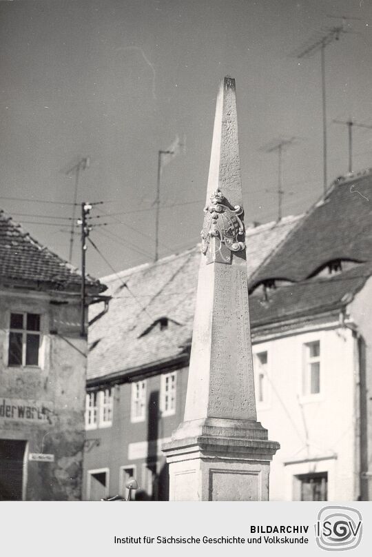 Postsäule in Elstra