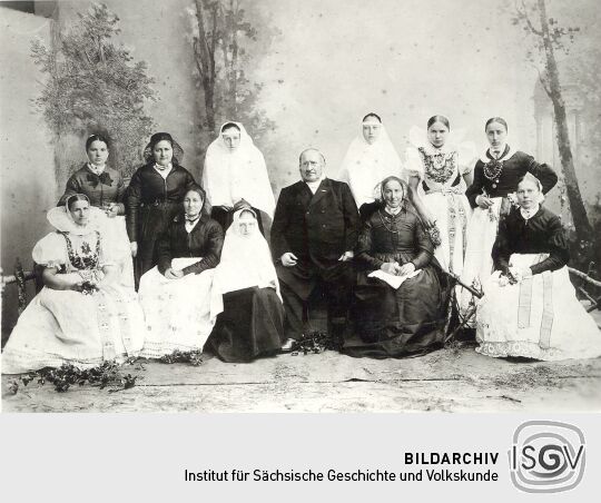 Kirchgangs- und Festtracht aus Neschwitz und Göda